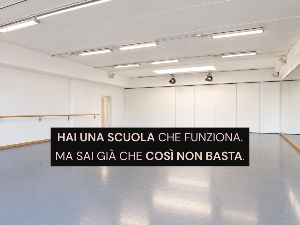 Sala di danza illuminata